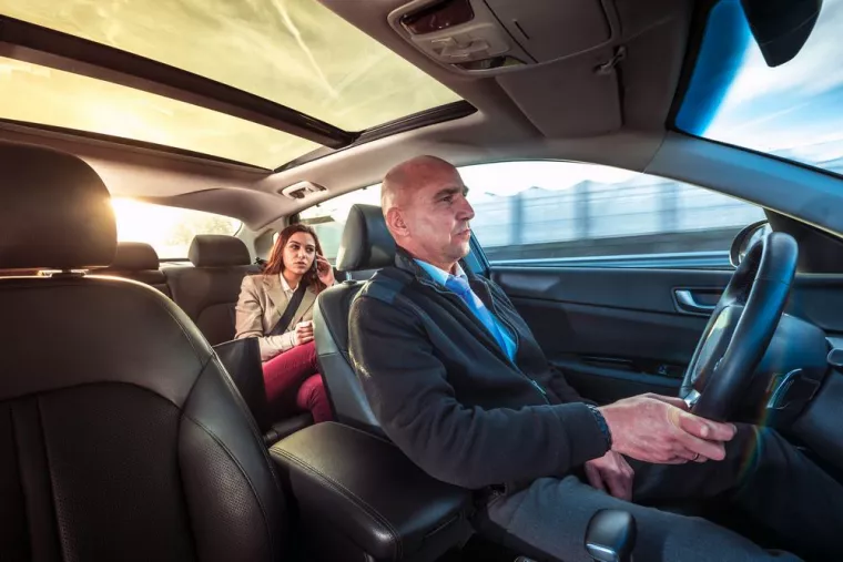 Quel est le meilleur chauffeur pour visiter les côtes corses en voiture ?, Bastia, Société VTC 2B